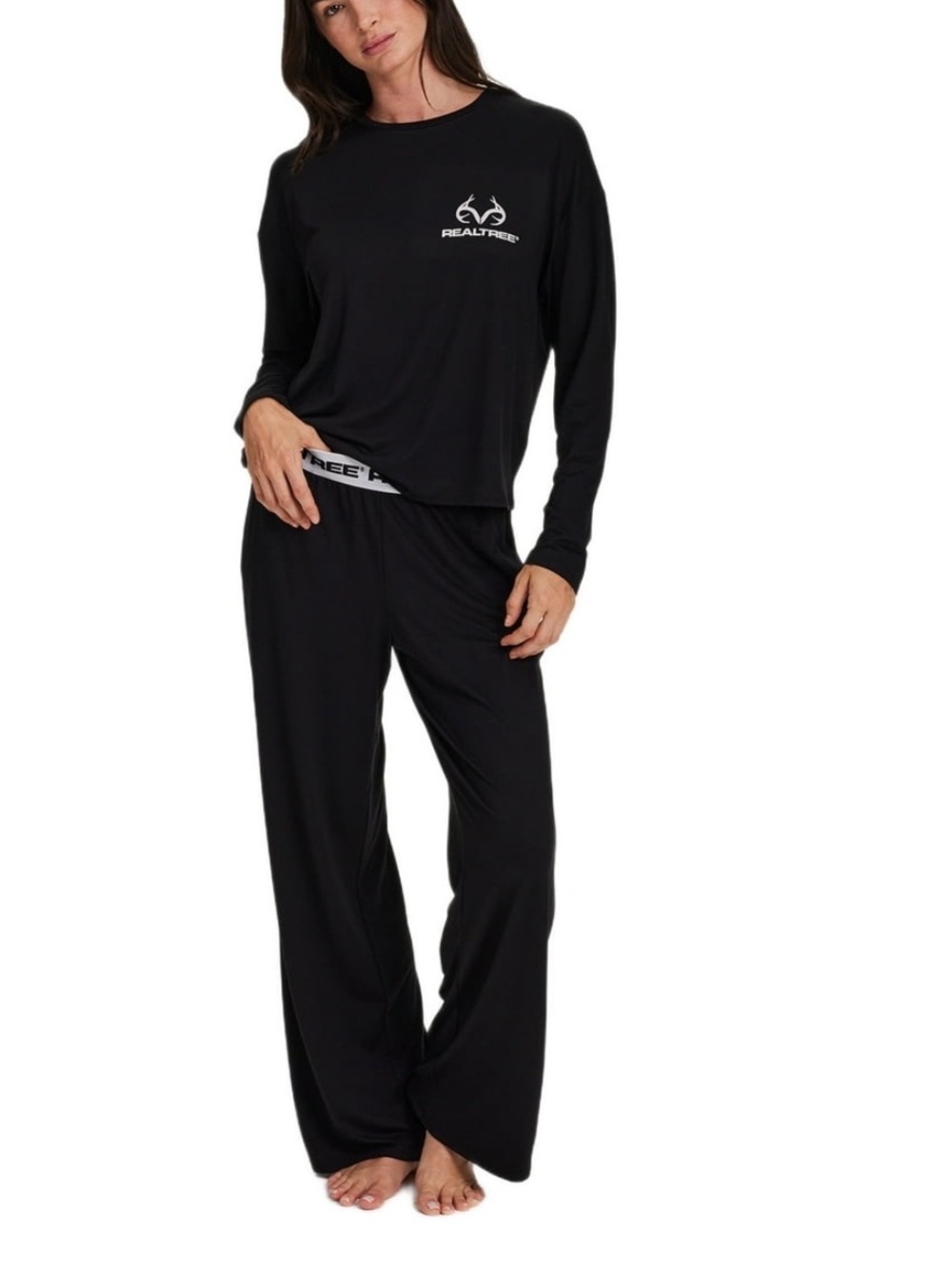 Realtree Women's Black Two-Piece Long-Sleeve Pajama Set